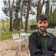 Graduado en Psicología, apasionado por la filosofía con un B2 de inglés